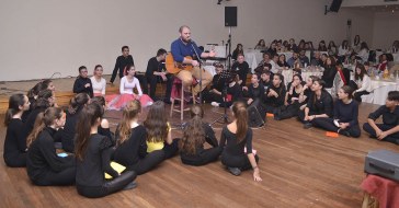 Ταξίδι στην Ιστορία της Μουσικής & του Χορού από το 1ο Γυμνασίο Μεγάρων