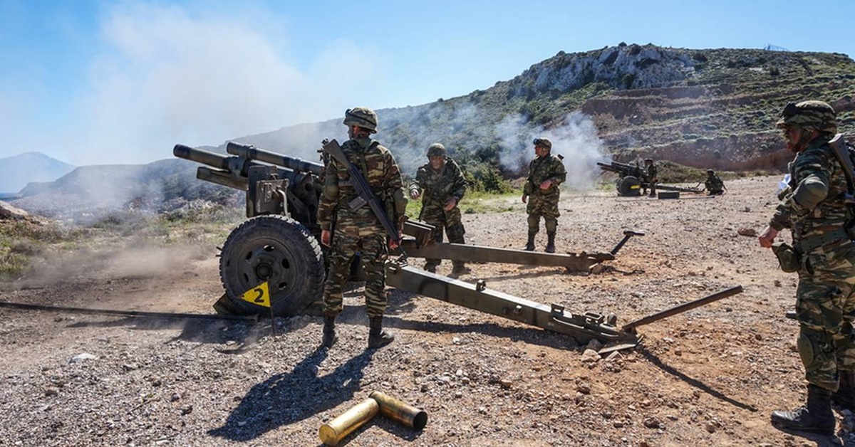 Ασκήσεις στρατού, πυροβολικό, φαντάροι